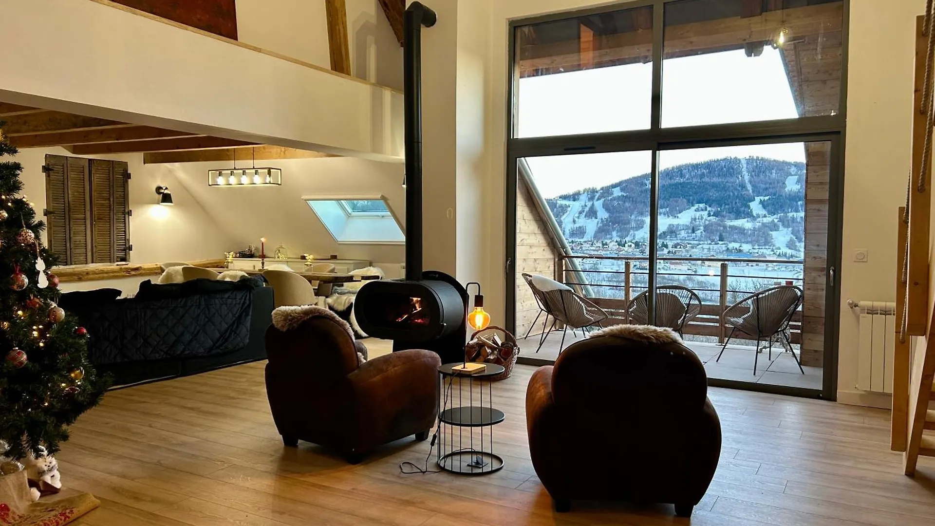 アンセル Loft O Faixヴィラ シャレー